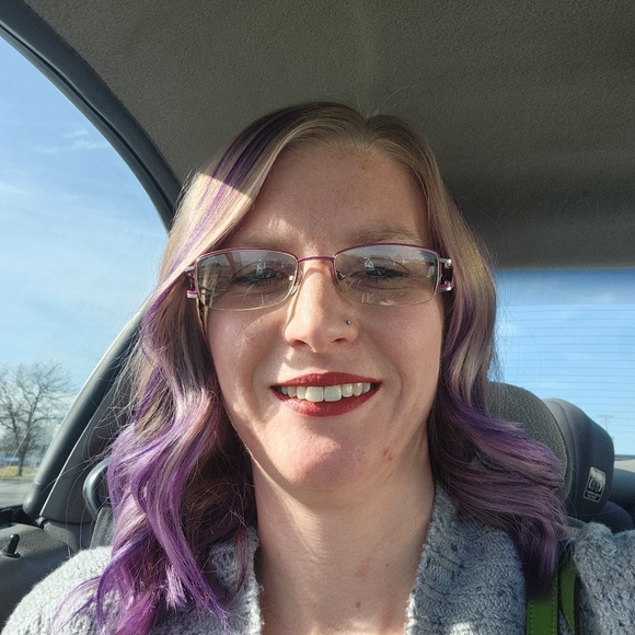 Meet your Posher, Allison - Picture 1 of 1